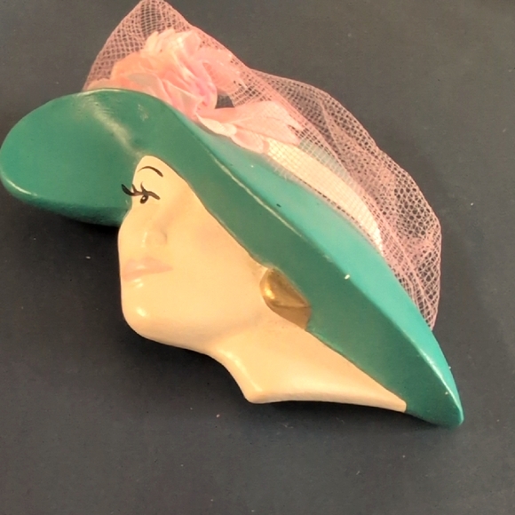 Vintage Accessories - Vintage Ceramic Pin